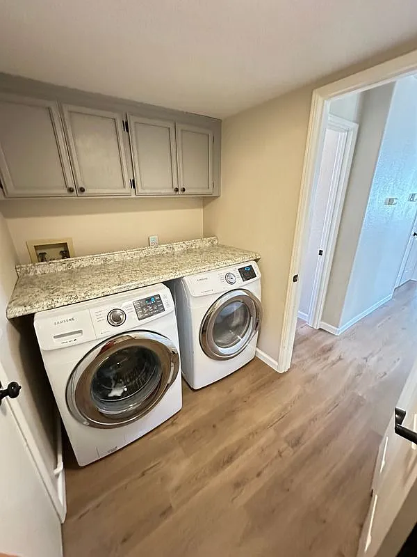 5 bed, 3.0 bath, 2850 sqft, $3,995 — Photo 3