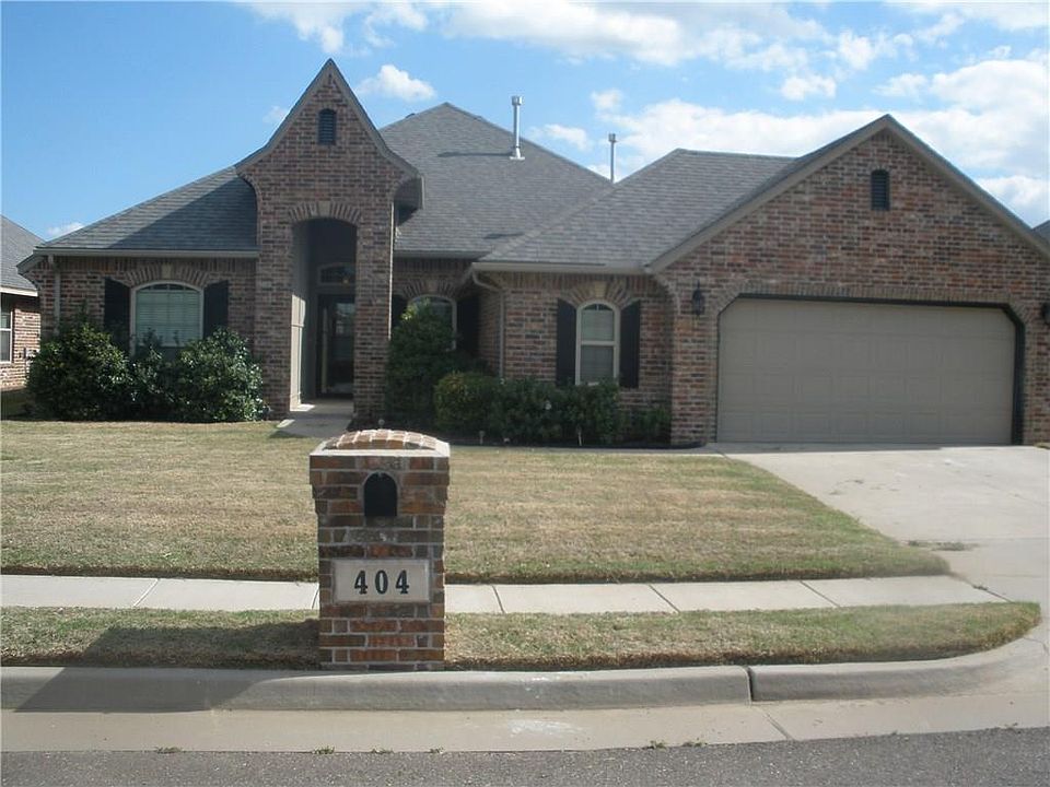 1st image of 404 SW 173rd St