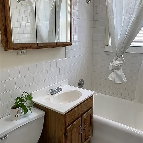 68 Linden St #1 — Photo 4