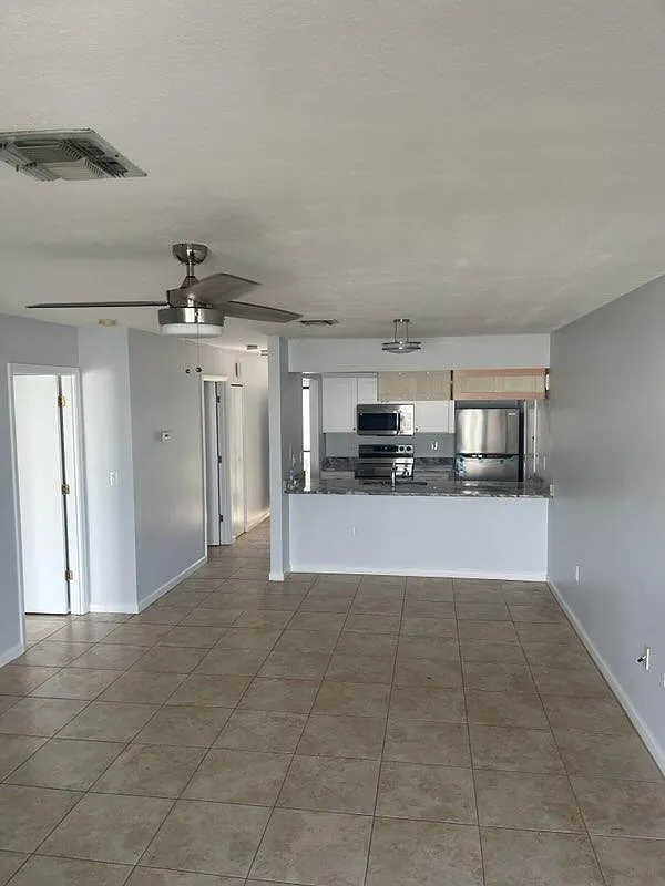 2 bed, 1250 sqft, $2,250 — Photo 4