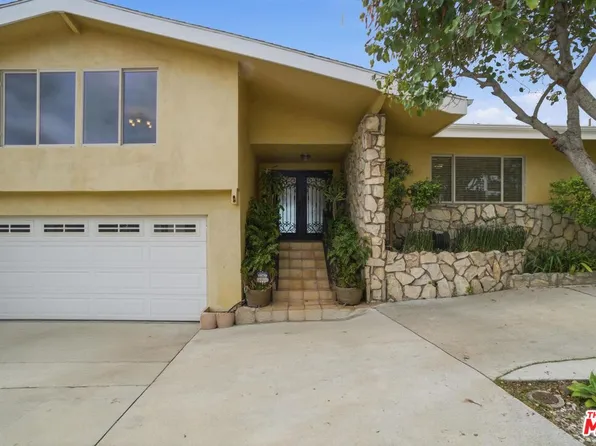 7132 Macapa Dr, Los Angeles, CA 90068