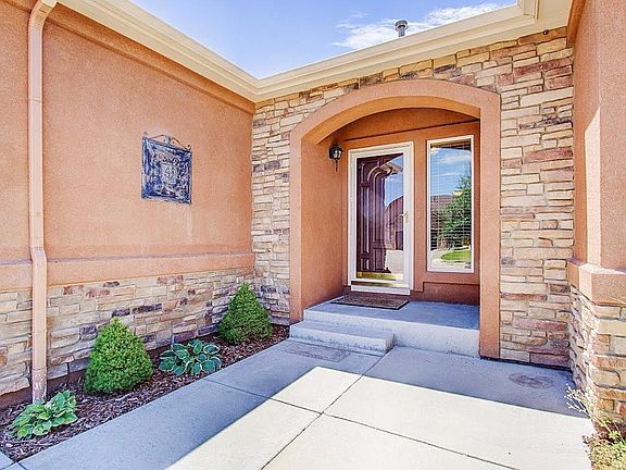 Arched Entry w/Storm Door