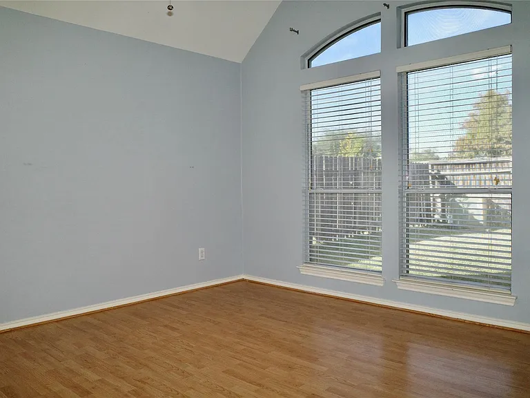 1506 Rogers Lake Ln — Photo 13