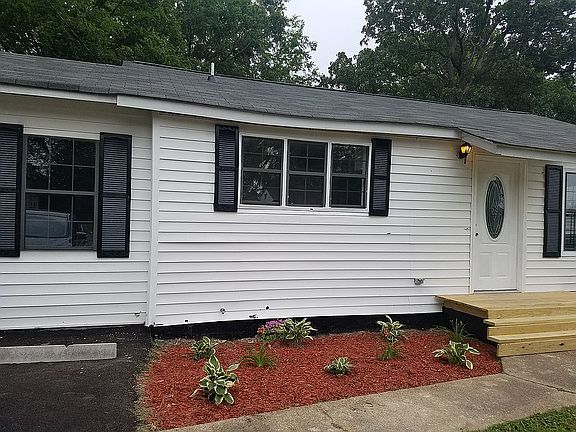 3rd image of 5465 Oakdale Ave