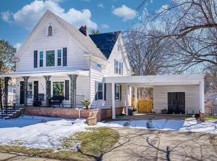 216 E 2nd St, Perry, MI 48872