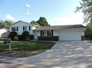 112 Usher Rd, Hudson, IA 50643