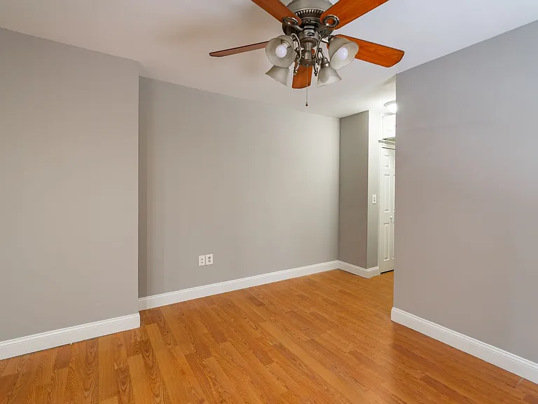2123 Spring Garden Street — Photo 8