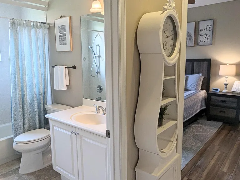 10640 Oak Meadow Ln — Photo 52