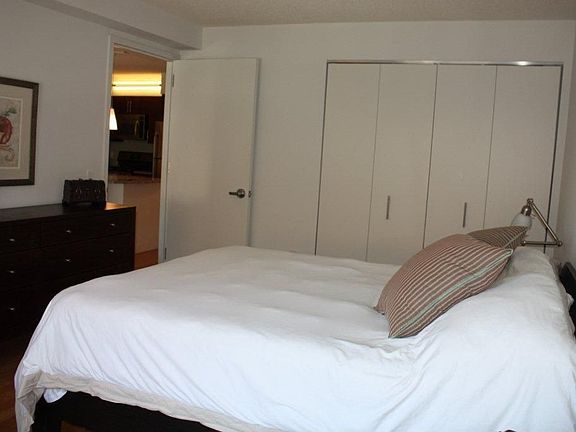 3rd image of 555 W 23rd St APT S4f
