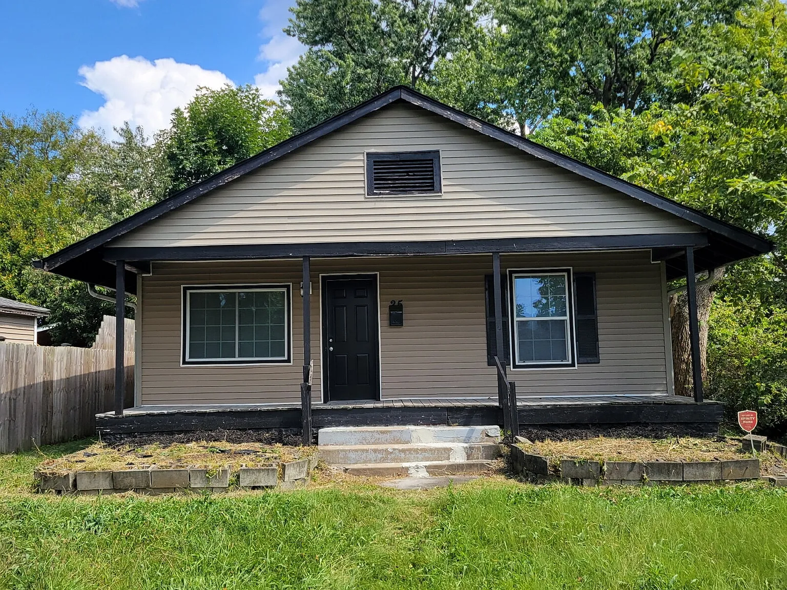4 bed, 2.0 bath, $1,125 — Photo 1