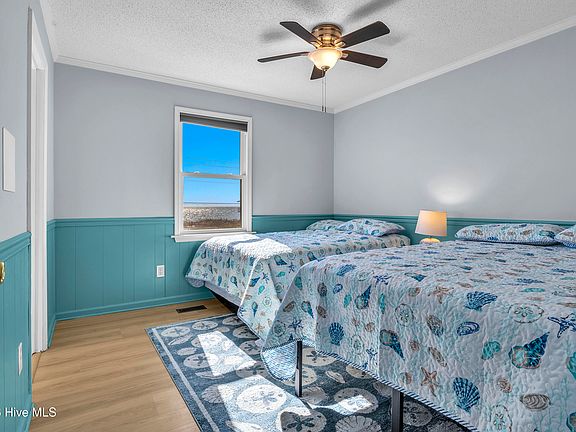 3rd image of 612 N Topsail Drive