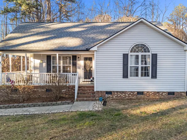 205 Valley Creek Dr, Clayton, NC 27520