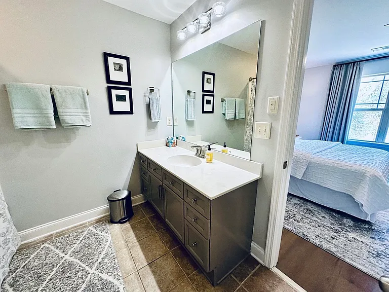 2nd Primary Bath