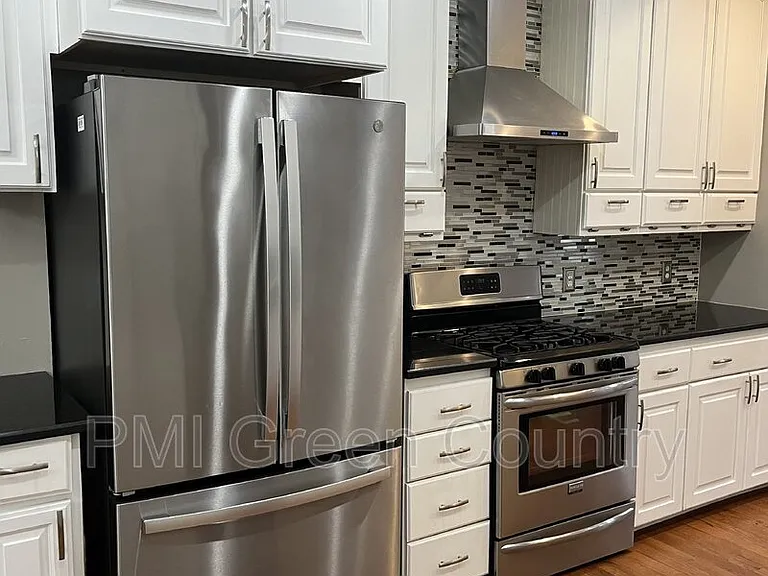 1608 S Kalanchoe Ave — Photo 13