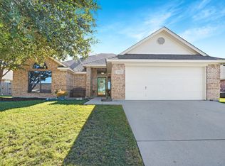 332 Lockwood Ln, Weatherford, TX 76087