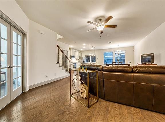 5th image of 325 Tottenham Ct