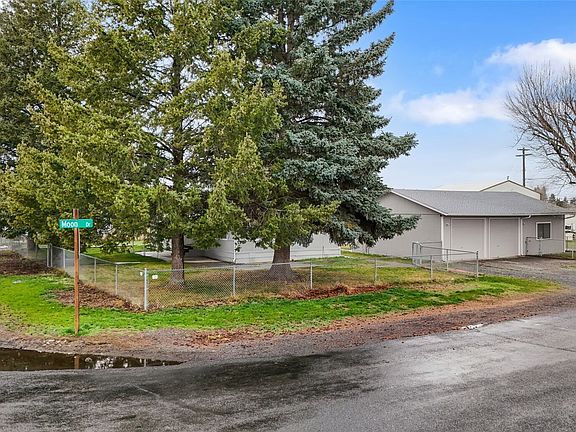4th image of 8780 NE Lybbert Drive
