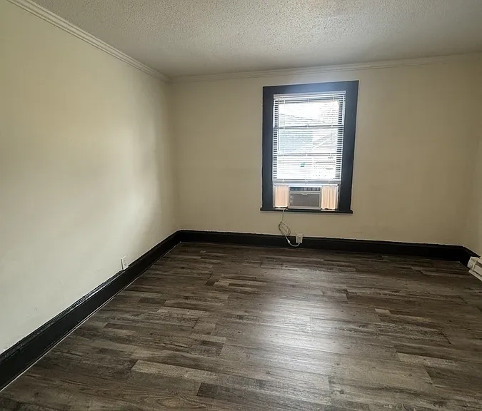 1417 W Bank St — Photo 6