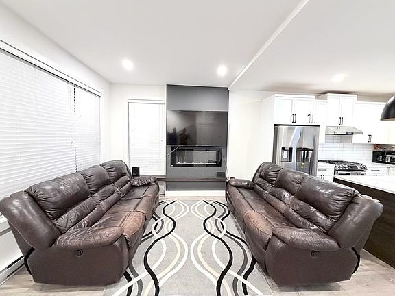 4th image of 27640 Lantern Ave #12