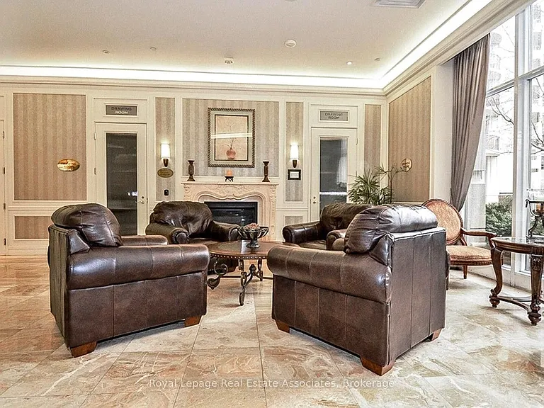 25 Kingsbridge Garden Cir #622 — Photo 21