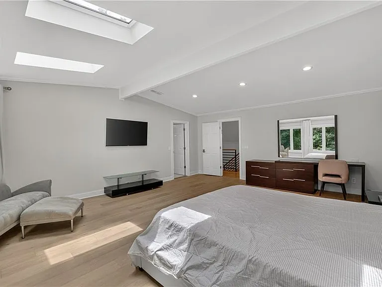 4610 Morton Rd — Photo 30