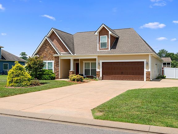 2nd image of 669 Laurel Ln