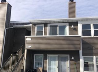 4647 Crow Creek Ct, Bettendorf, IA 52722