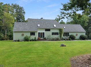 11 Doe Dr, Columbia, NJ 07832