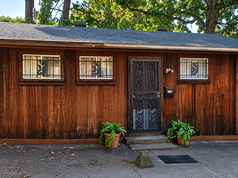 7510 Briarwood Dr — Photo 1