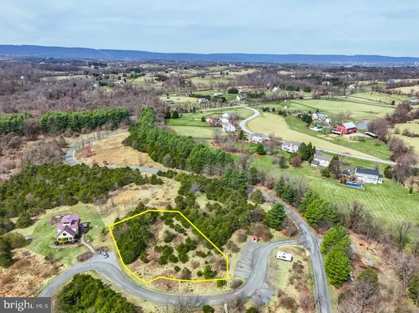 12602 Mullein Ln, Lovettsville, VA 20180