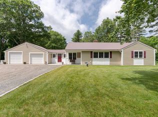 210 Pickpocket Rd, Brentwood, NH 03833