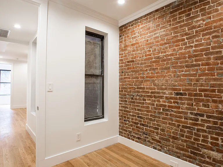 234 E 24th St #4RW — Photo 6
