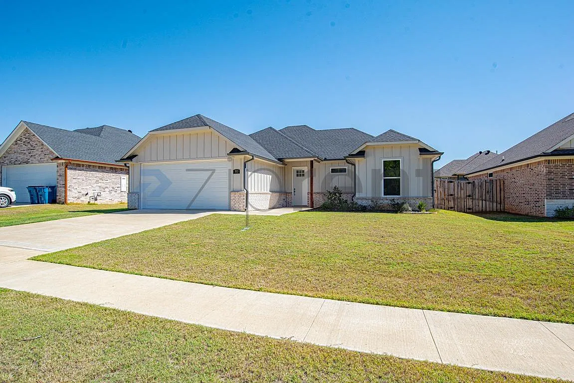 3 bed, 1618 sqft, $2,100 — Photo 1