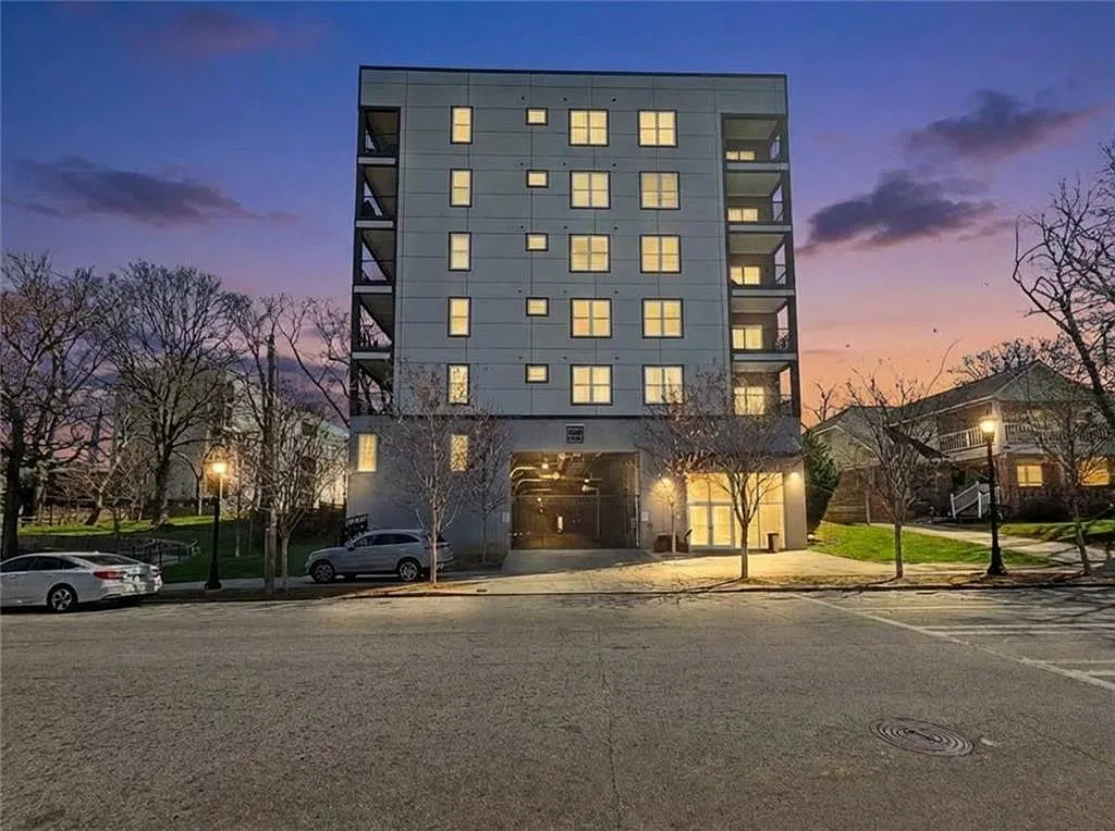 1 bed, 1.0 bath, 657 sqft, $2,200 — Photo 2