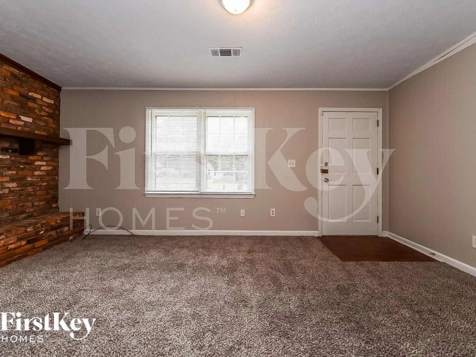 3 bed, 2.0 bath, 1102 sqft, $1,785 — Photo 2