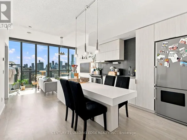 101 Charles St E #2203, Toronto, ON M4Y 0A9