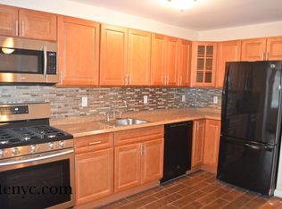 495 Maple St APT 1, Brooklyn, NY 11225