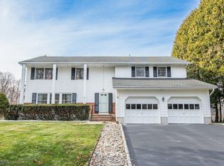 3 LYNN DR, Randolph Twp., NJ 07869