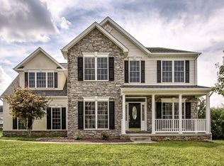 1060 Silver Maple Cir, Seven Valleys, PA 17360