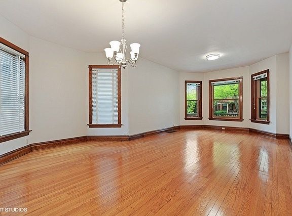 3rd image of 4235 N Winchester Ave #1