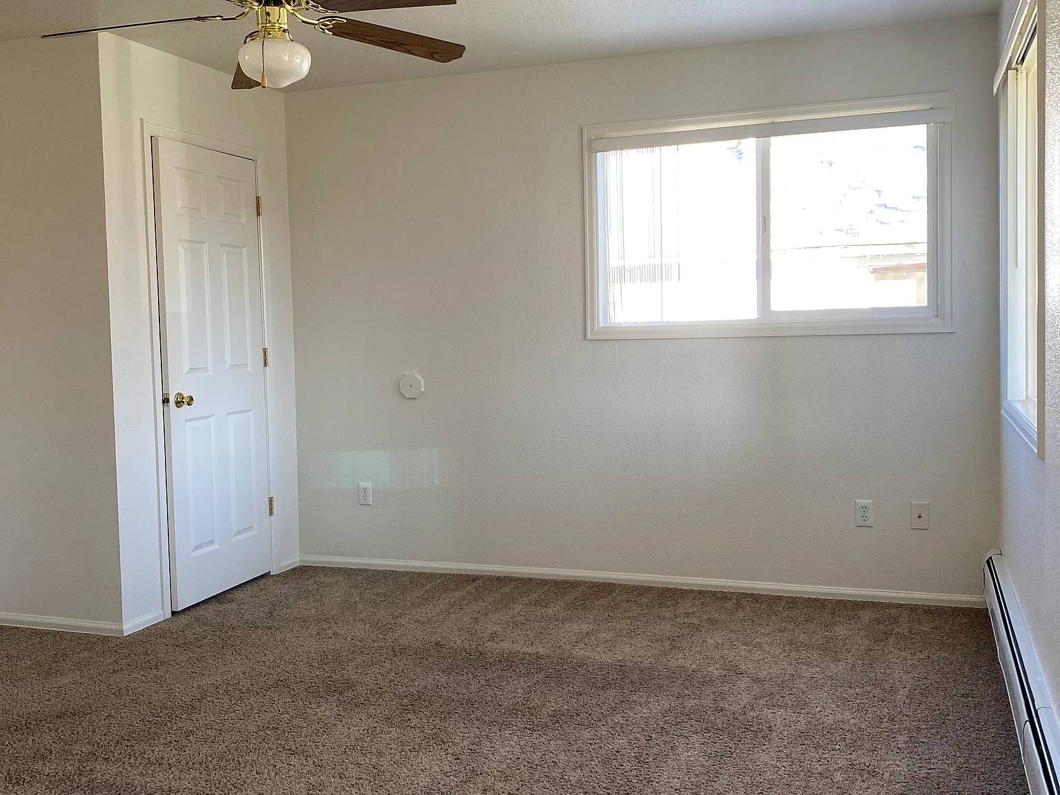 4377 S Acoma Street — Photo 3