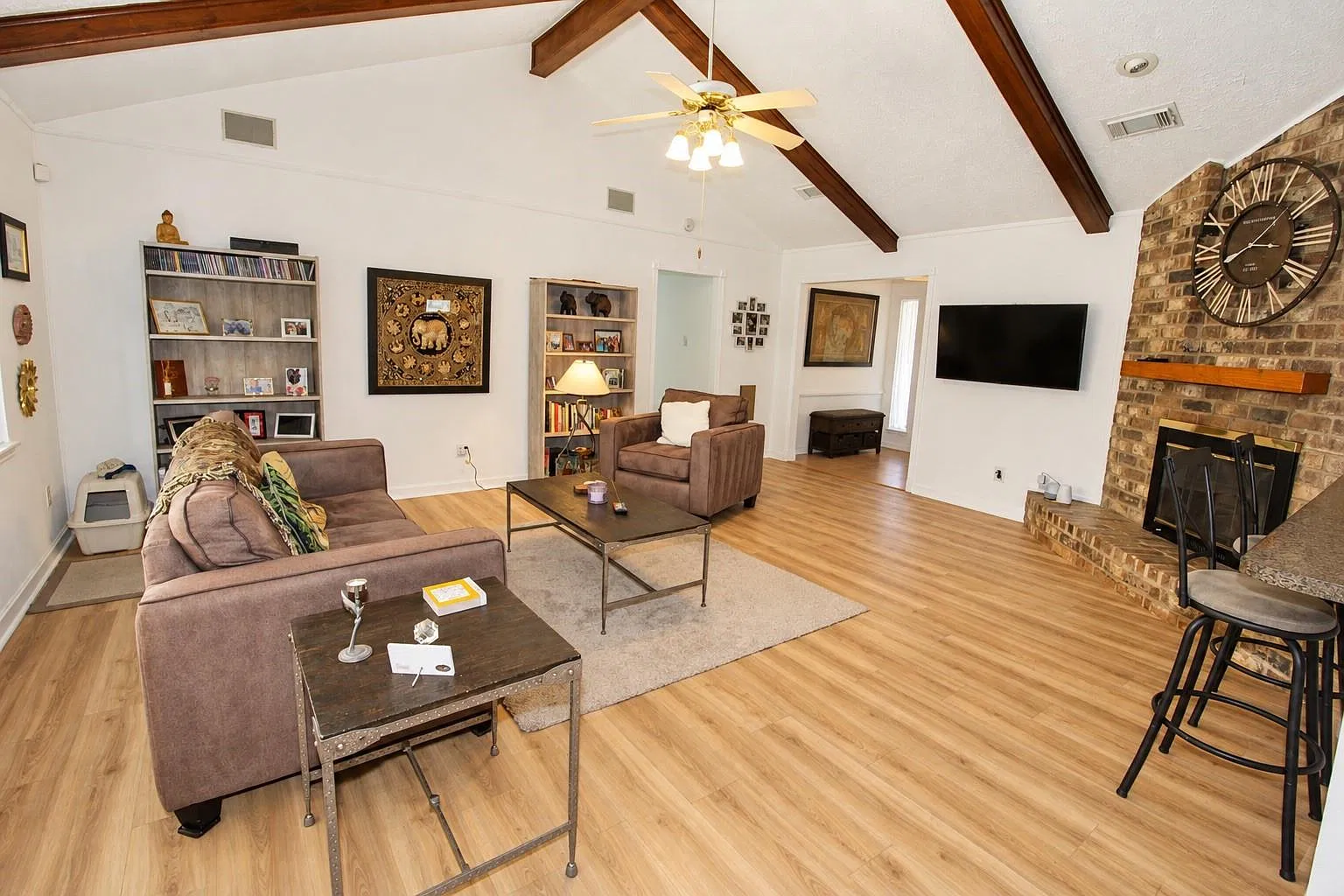 3 bed, 2.0 bath, 1507 sqft, $2,600 — Photo 3