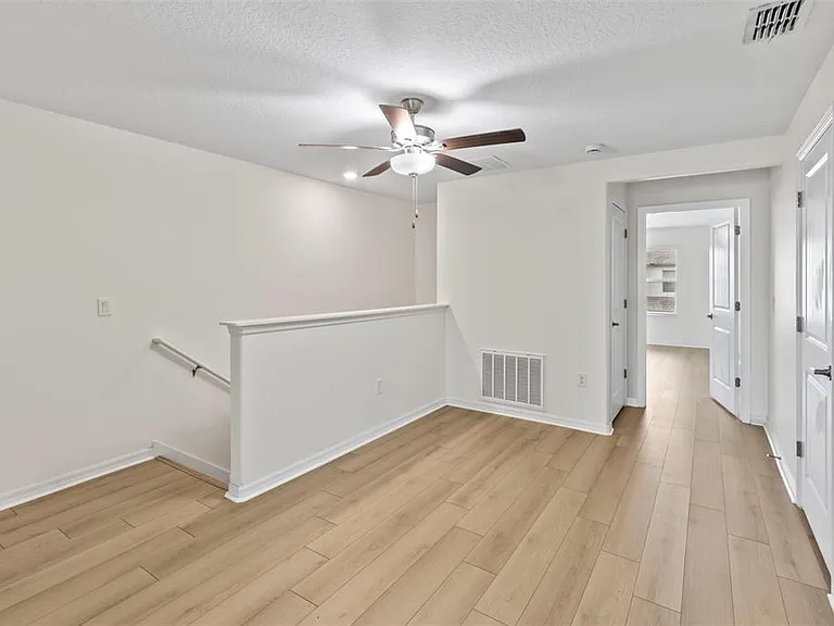 14442 Editors Note St — Photo 18