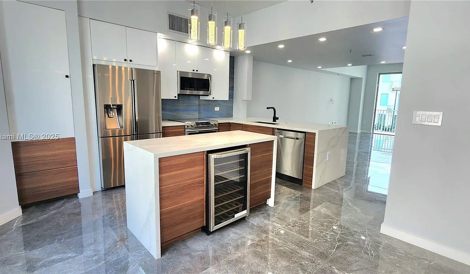 2146 Van Buren Street 403, Hollywood, FL 33020 — Photo 1