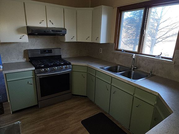 4th image of 572 Johnson Ln