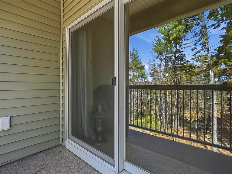 4 Winslow Ln #410 — Photo 31