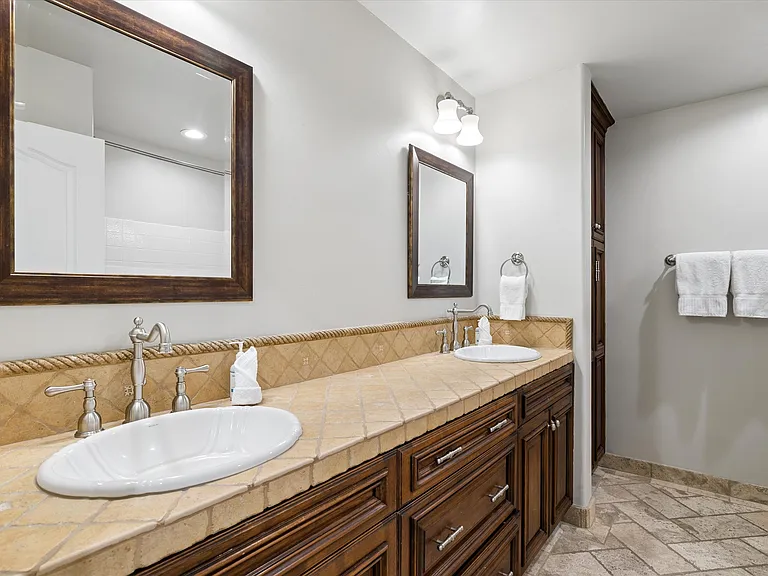 9023 W Patrick Ln — Photo 31