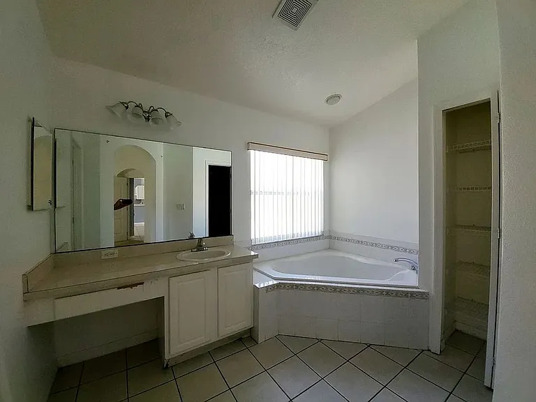 2953 Marbella Dr — Photo 17