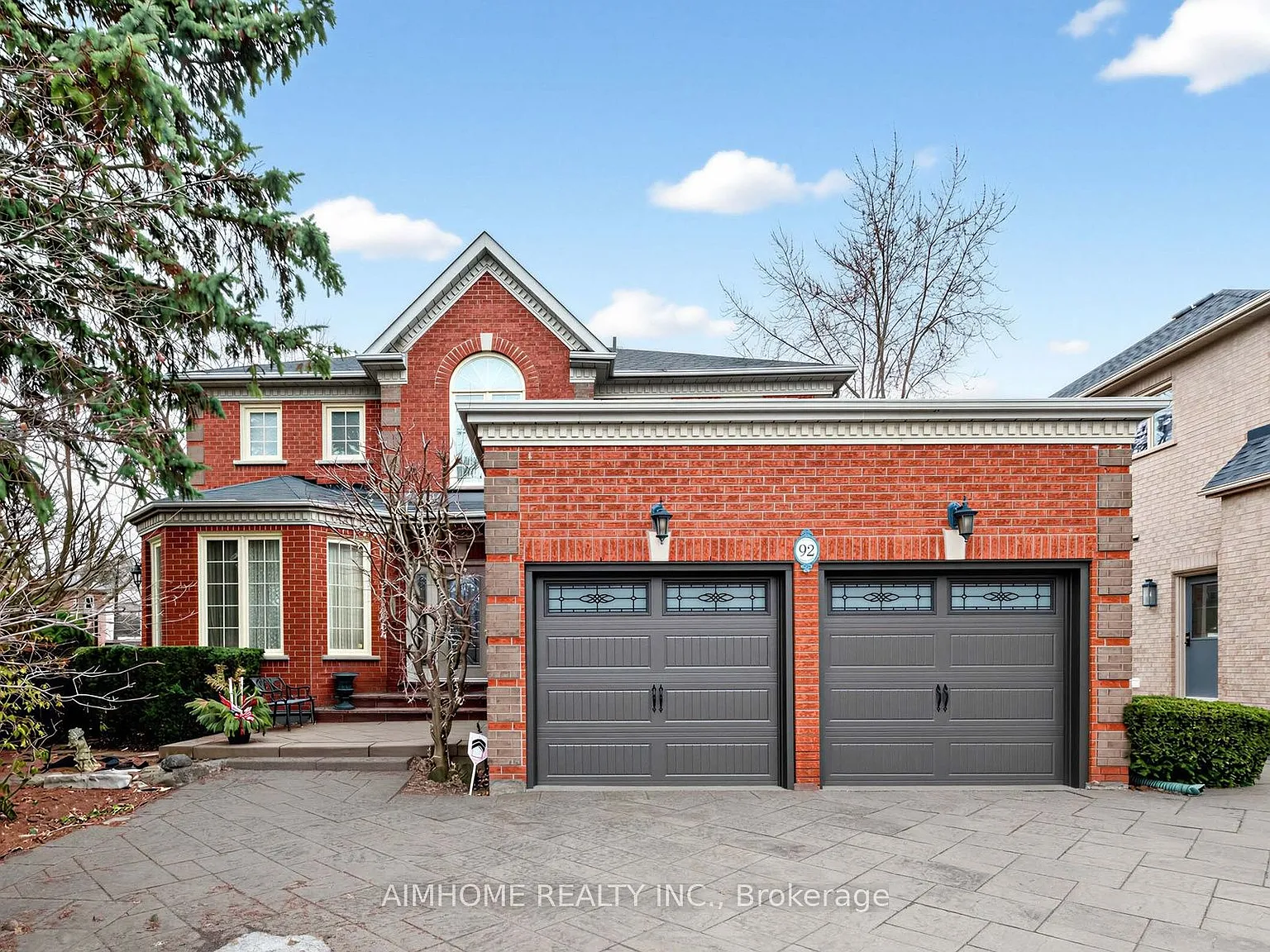 92 Braeside Sq photo 1