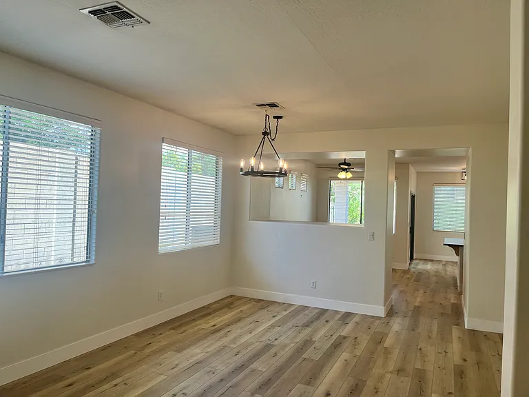 2413 W Lewis And Clark Trl — Photo 4